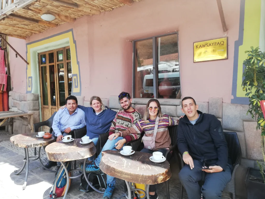 Equipo de Wonderful Cusco Tours — empresa de transporte turístico privado en Cusco
