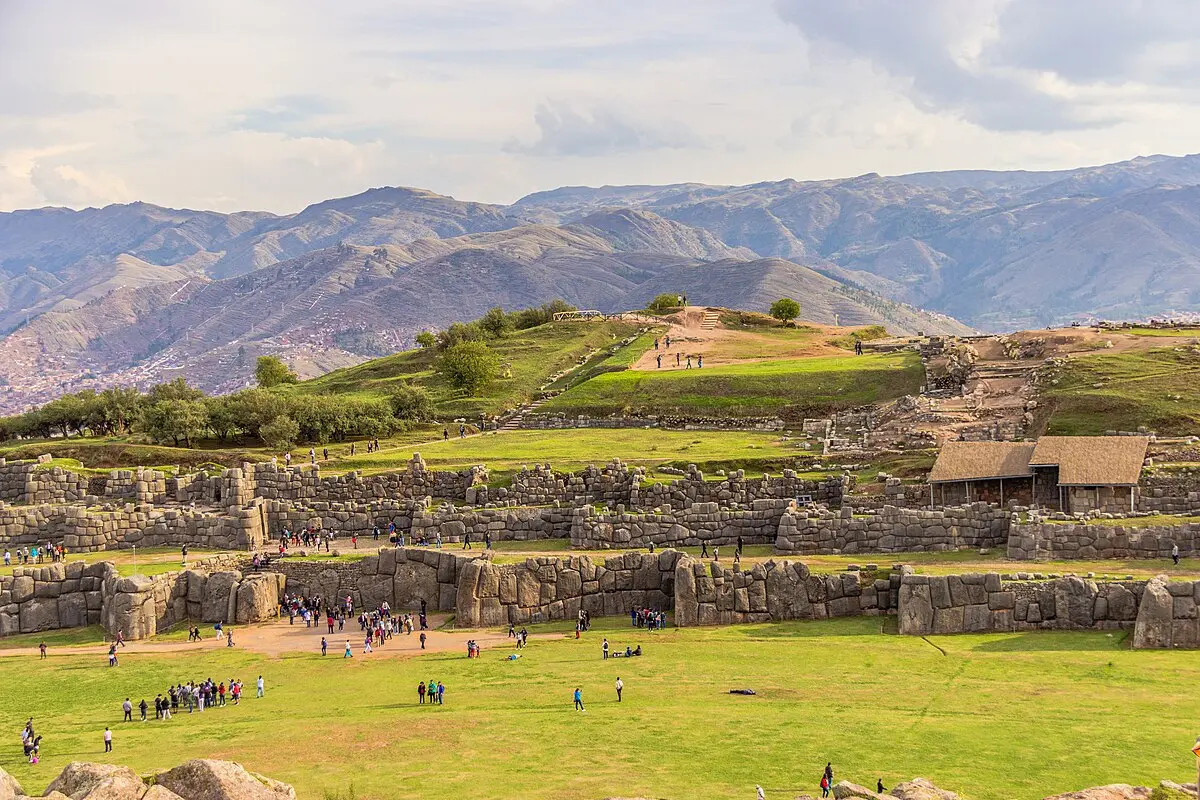 City Tour Cusco Sacsayhuamán muros incas transporte privado desde Cusco